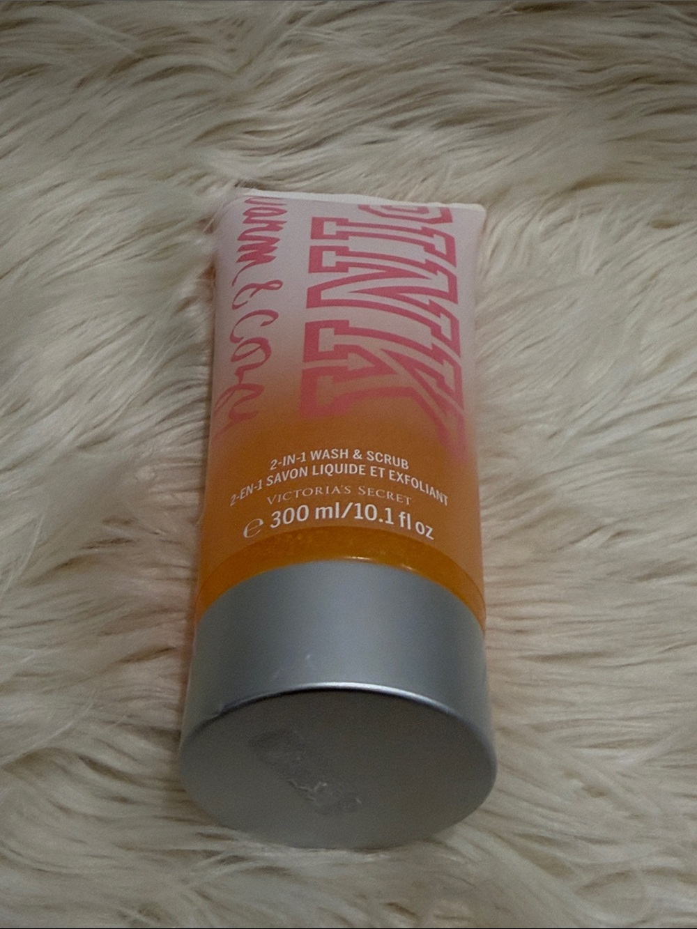 PINK Warm and Cozy 2 in 1 wash and scrub NWT - Picture 5 of 5